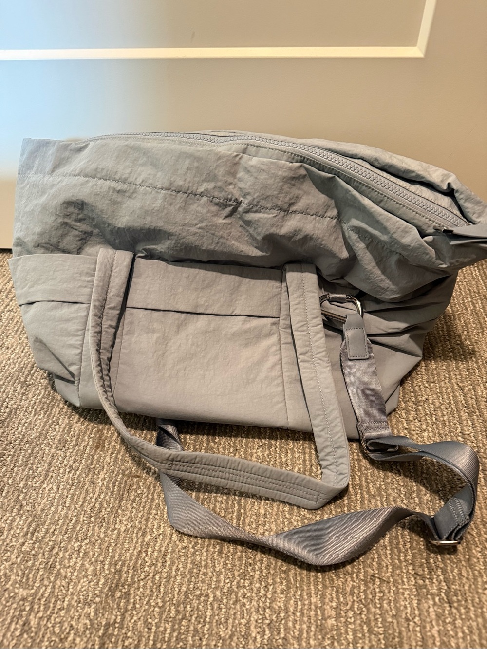 Lululemon Gray Nylon Duffle Tote Bag Large Travel Gym Weekender Shoulder Bag
